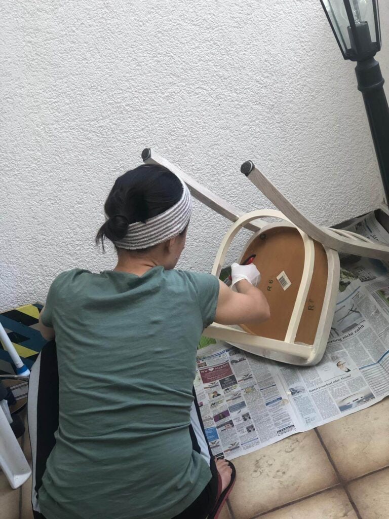 easy-guide-painting-wooden-chair